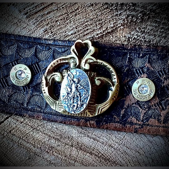 Leather cuff, St Michael,up to 7” wrist - Picture 6 of 9